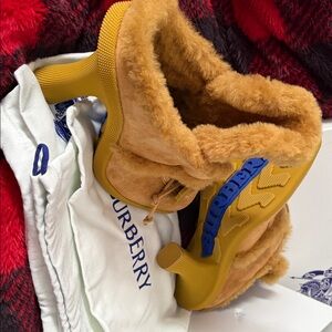 Burberry Camel heel